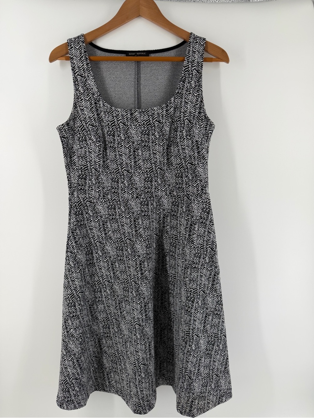 Banana Republic Black & White Textured Sleeveless Fit-and-Flare Dress